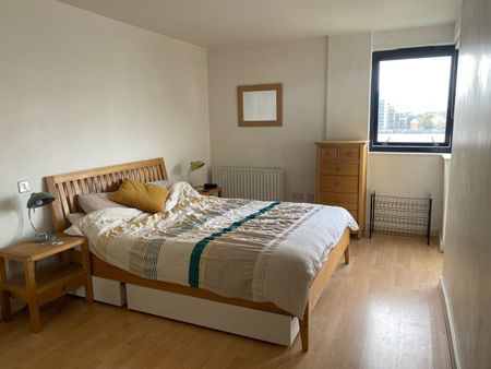 1 Bed Flat, Ocean Wharf, E14 - Photo 3