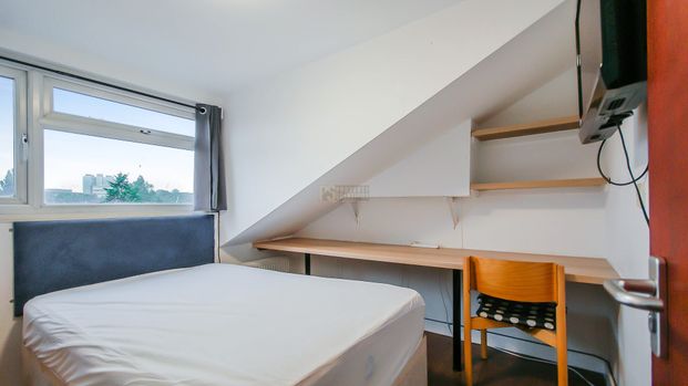 25 Croydon Road - Photo 1