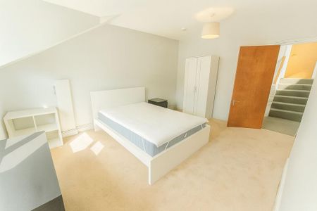 House share to rent - Photo 2