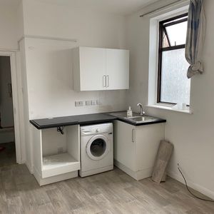 Uxbridge Road, Uxbridge, UB10 0NS - Photo 3