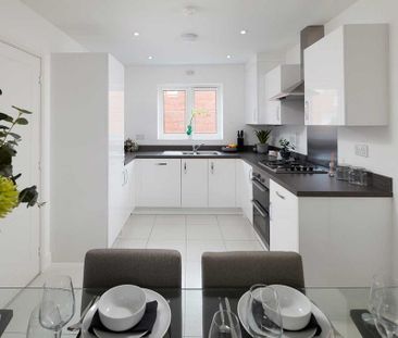 4 bedroom semi-detached house to rent - Photo 2