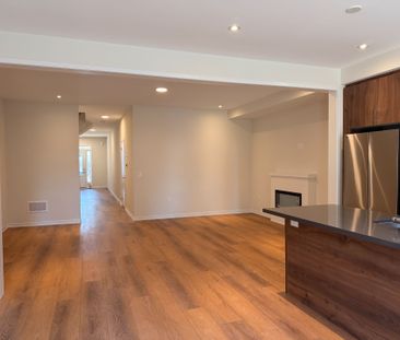 For Lease - 24 HelmKay Avenue, Richmond Hill, Ontario - Photo 2