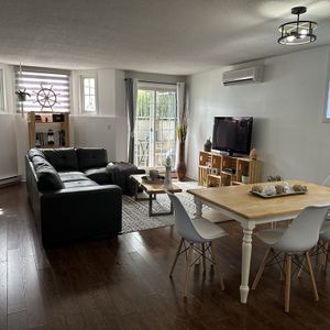 Spacieux Condo Lumineux 2 Chambres - Photo 2