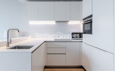 1 Bedroom flat to rent in Southbank Tower, Waterloo, SE1 - Photo 2