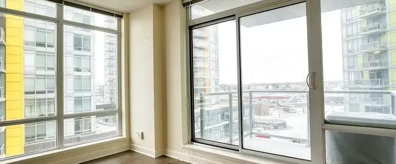 2 BED + 2 BATH - LOCATION, CORNER UNIT,AC,VIEW,LRT,UNIVERSITY,NW BRENTWOOD, DT | 10 Brentwood Common NW, Calgary - Photo 1