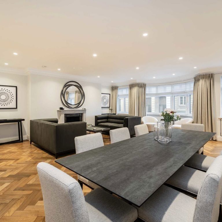 Pall Mall, St James's, SW1Y - Photo 1