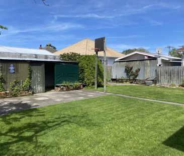 Close to town - Photo 5