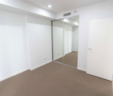 710/12 East Street Granville - Photo 1