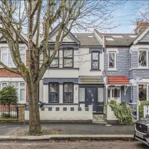 Room in a Shared House, Boscombe Road, SW19 - Photo 3