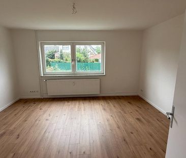 GARTENFREUDE INKLUSIVE – 3-Zimmer-Wohnung & EBK - Photo 1