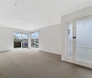 Sun Filled Family Home in Massey - Photo 3