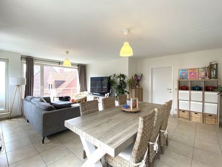 APPARTEMENT MET 3 SLPKS EN AUTOSTAANPLAATS - Photo 5