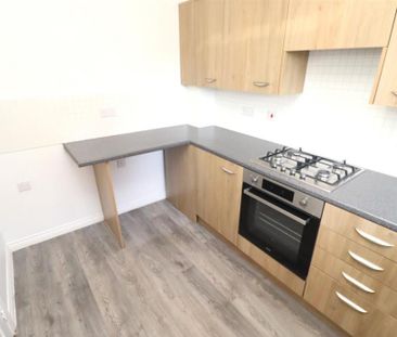 3 bedroom end of terrace house to rent - Photo 6