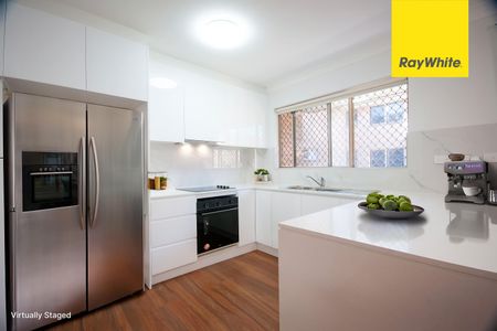 RENOVATED BEDROOM UNIT IN PRIME LOCATION - Photo 3