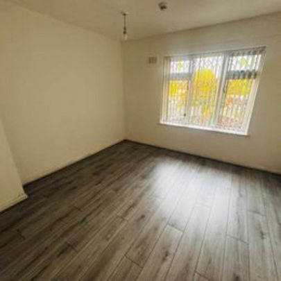 3 bedroom end of terrace house to rent - Photo 1