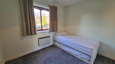 2 bedroom flat to rent - Photo 4