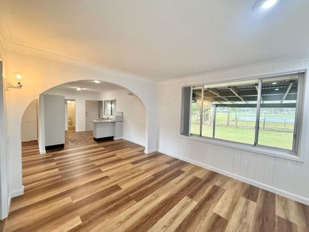 21 Melton Place, Croudace Bay - Photo 2