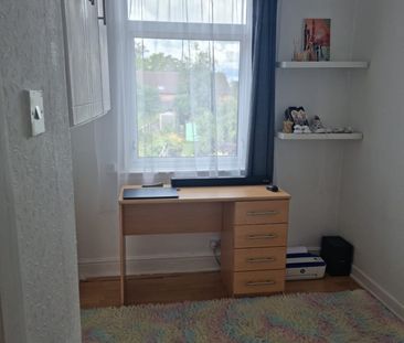 2 Bed Terraced House, Holywell Road, LE2 - Photo 5