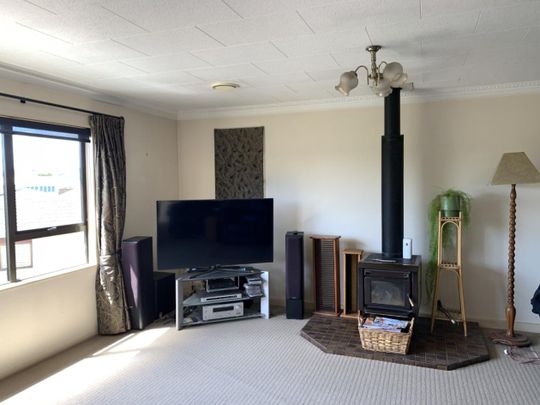 Spacious Family Home in Ideal Location - Photo 1