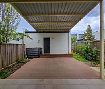 Modern Style & Effortless Living in Prime Catherine Field Location - Photo 2