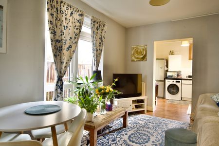 2 Bed Flat, Newport Road, E10 - Photo 4