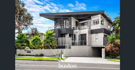 Two bedroom private townhouse with courtyard, 2 minutes walk from beach - Photo 4