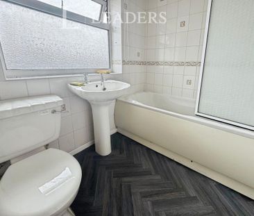 3 bedroom house to rent Stanley Road, Clacton-on-Sea, CO15 - Photo 6