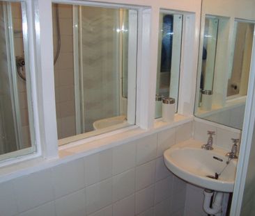 Studio Flat, Chanctonbury Road, BN3 - Photo 2