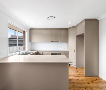 JUST RENOVATED ! - Photo 3