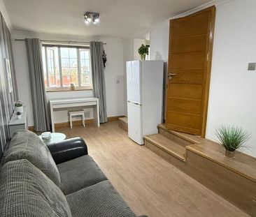 Bedsit, Paddock Road, NW2 - Photo 2