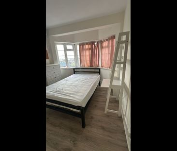 Room in a Shared House, Kennyland Court, NW4 - Photo 2