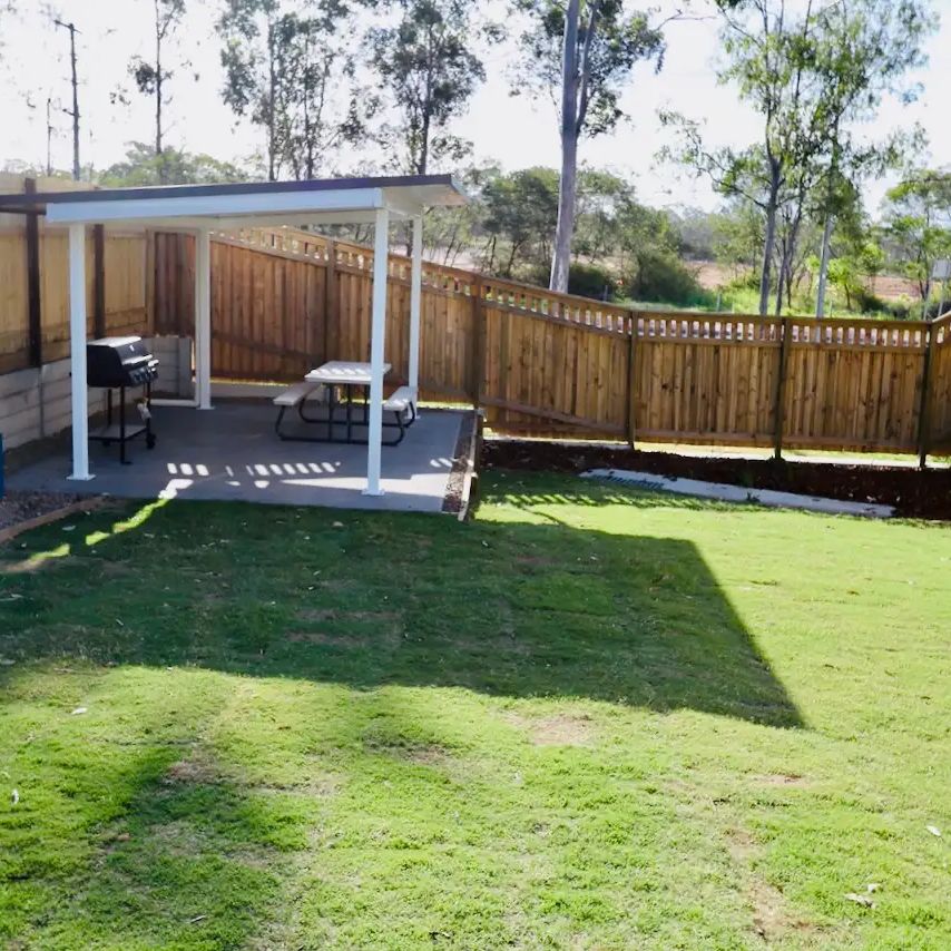 “Great Three Bedroom Townhouse with Ducted Air Conditioning” - Photo 1