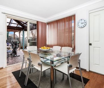 A neat and tidy 2 bedroom quiet villa available now ! ! ! - Photo 1