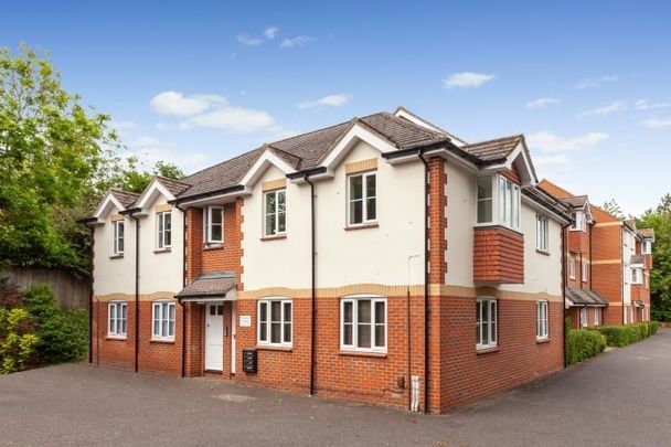 Thames Court, Abingdon - Photo 1