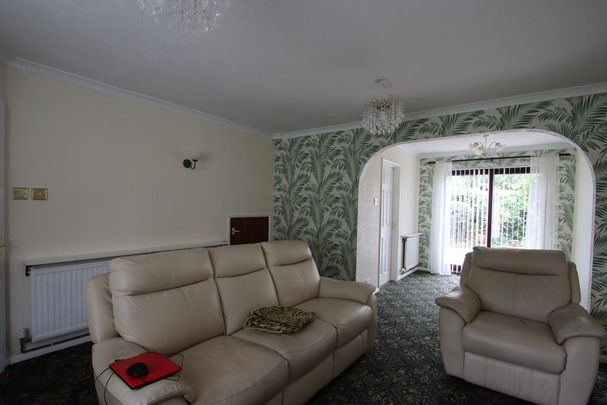 3 bedroom end of terrace house to rent - Photo 1