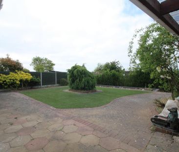 2 bedroom bungalow to rent - Photo 2