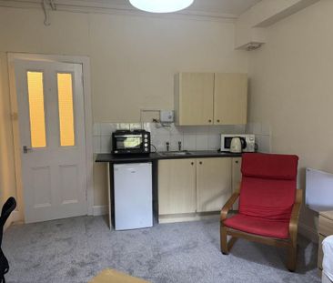 Studio to rent - Photo 3