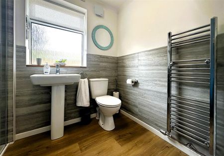 4 bedroom terraced house to rent - Photo 4