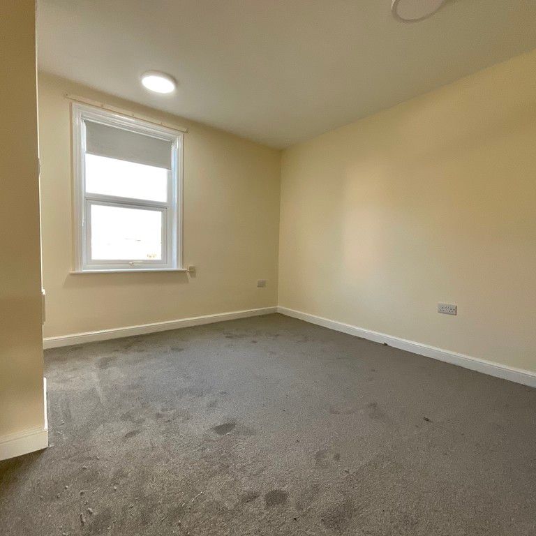 2 bedroom Mid Terraced House to let - Photo 1