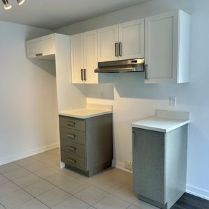Grand 5 1/2 Avec 2 Salles De Bain - Photo 3