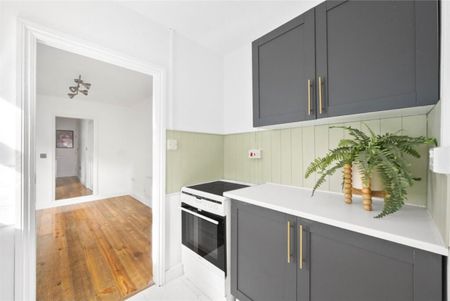 2 Bed Flat, Beulah Road, E17 - Photo 4