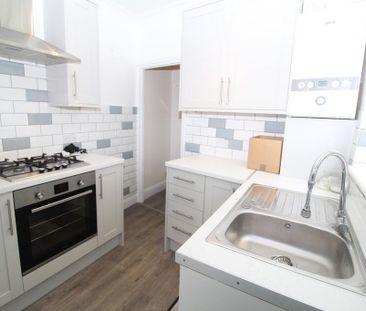 2 bedroom terraced house to rent - Photo 3