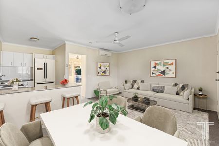 Stylish One Bedroom Unit in the Heart of Coorparoo - Photo 2