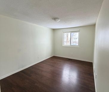 For Lease - 1391 Fenelon Crescent, Oshawa, Ontario - Photo 4