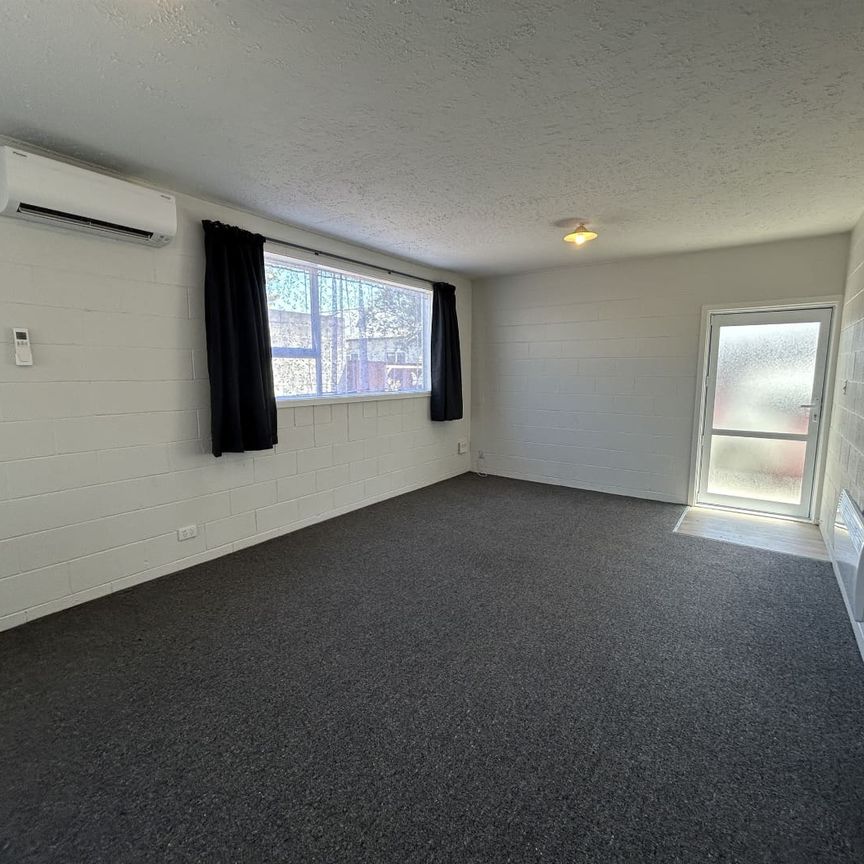 Two bedroom unit on Gloucester! - Photo 1