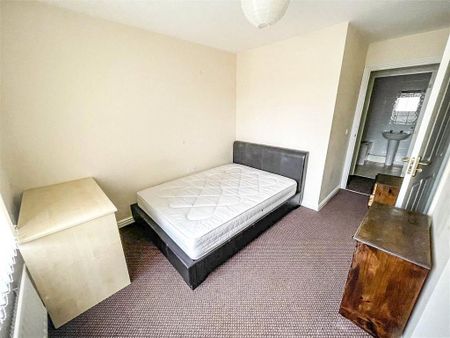 4 bedroom terraced house to rent - Photo 5