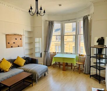 2 bedroom flat to rent - Photo 2