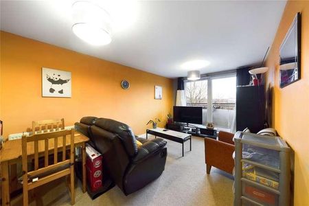 Commonwealth Drive, Three Bridges, Crawley, West Sussex, RH10 - Photo 2