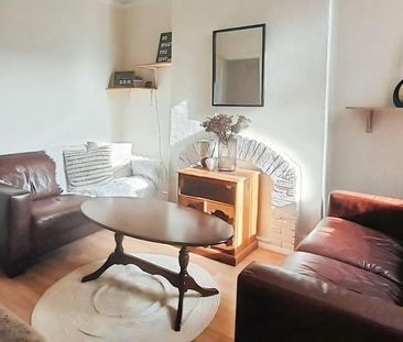 4 bedroom terraced house to rent - Photo 1