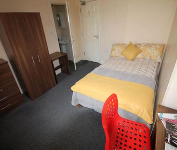 4 bedroom apartment to rent - Photo 5